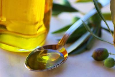 Une cuillerée d'huile d'olive