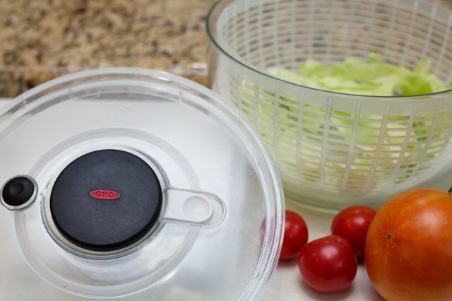 Comment nettoyer un Spinner OXO Salad